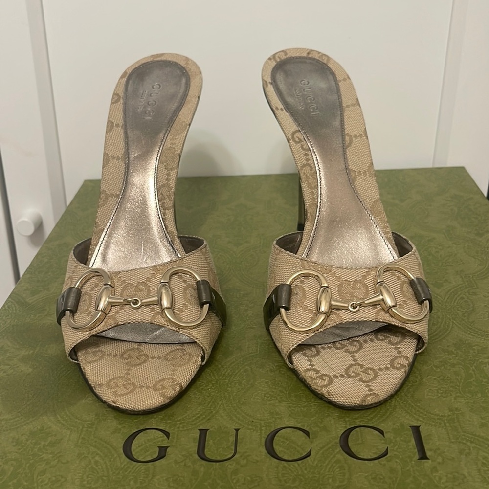 Gucci sandals. Size 7.5 . Great condition.